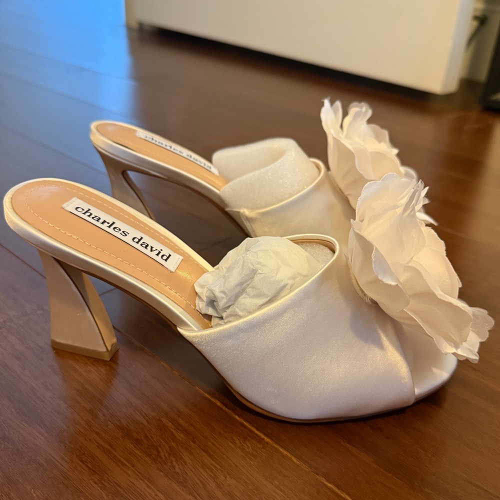 Ivory Bridal Flower Heels - Picture 12 of 13